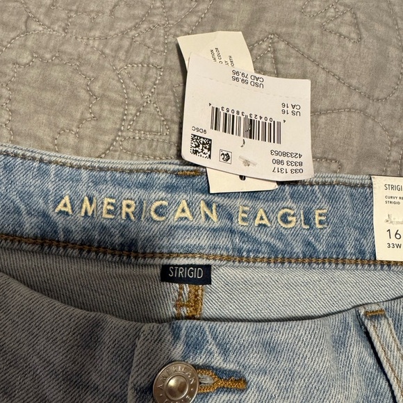 NWT American Eagle Outfitters Curvy Relaxed Short Strigid Size 16 Jean Shorts - Picture 2 of 5